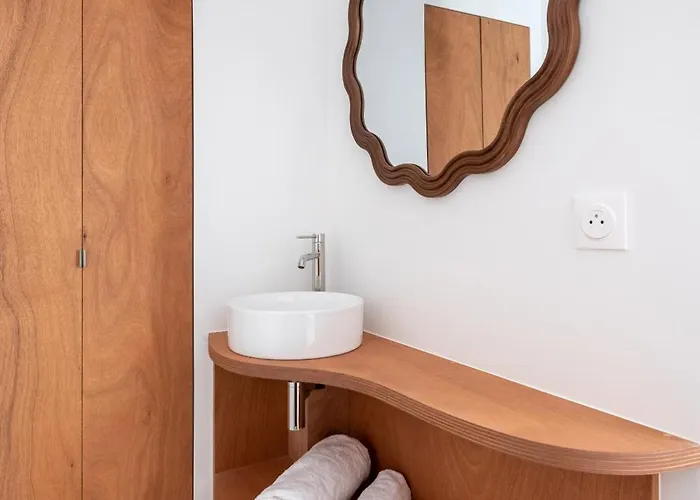 White - Coeur Chartrons Jardin Public - Parking - Clim *