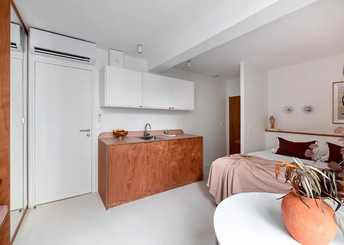 White - Coeur Chartrons Jardin Public - Parking - Clim *